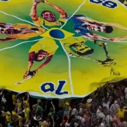 Torcida brasileira invade Times Square para comemorar estreia na Copa