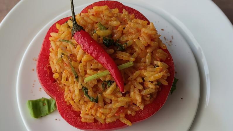 Arroz jollof: prato símbolo da África Ocidental explicado