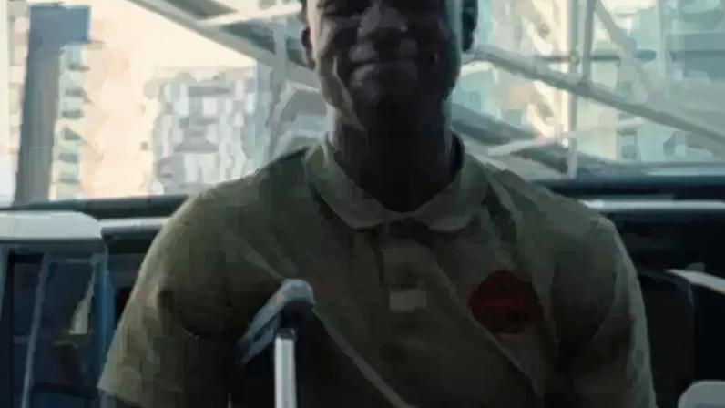 Canadense Koné ganha “festa” por companheiros após cirurgia –