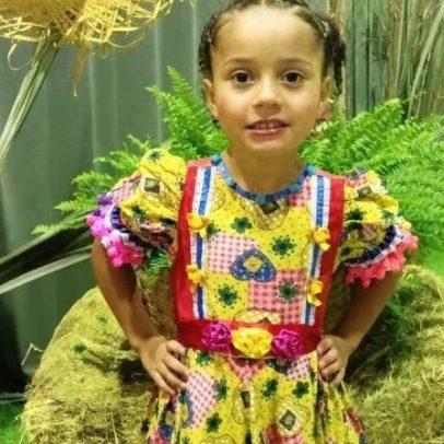 Criança mata acidentalmente a irmã de 6 anos; mãe comenta
