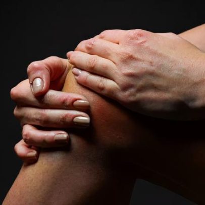 Exercícios simples ajudam na recuperação e prevenção de dores no joelho