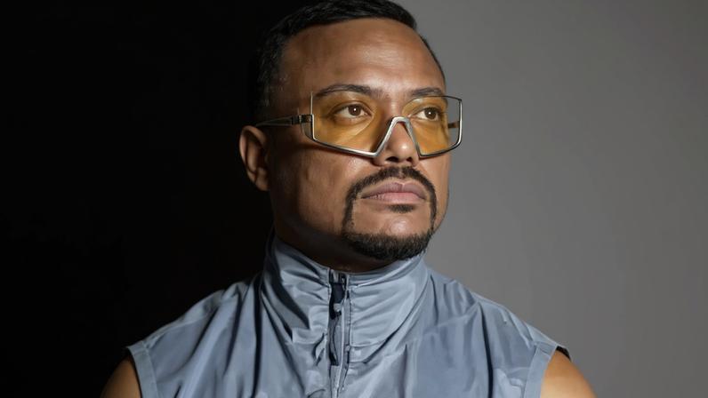 Calvin Harris (esq.) e Black Eyed Peas.