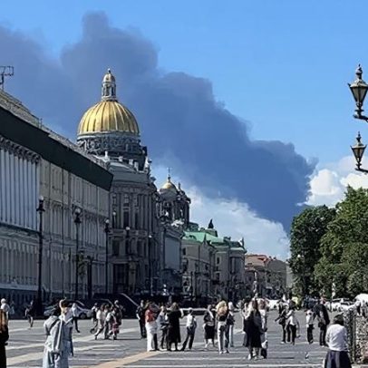 Fumaça sobre São Petersburgo sela imagem do fim do Fórum Econômico russo