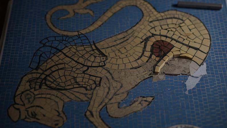 Zombaria em Milão por restauração de mosaico de touro