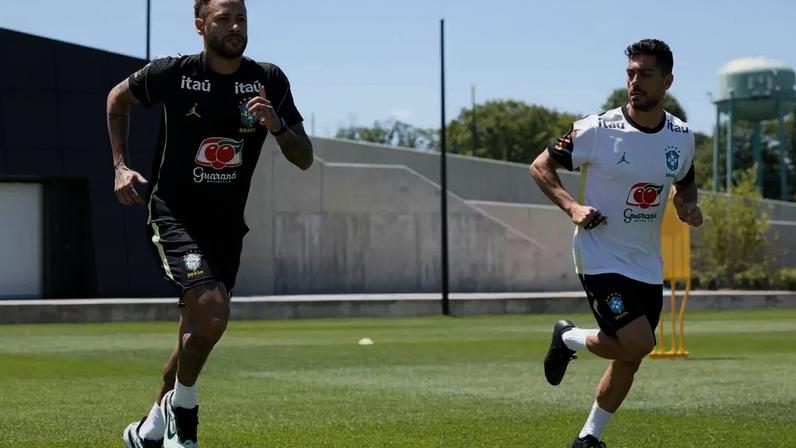 Neymar treina com bola na Seleção Brasileira pela segunda vez –