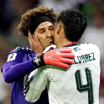 Ochoa entra nos minutos finais e escreve página inédita na história das Copas