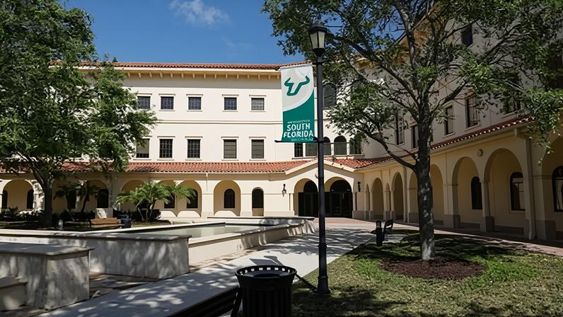 Faculdade da Flórida sob ação de DeSantis busca triplicar de tamanho