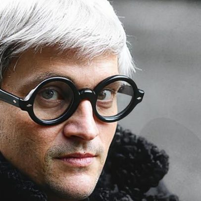 Obituário em vídeo destaca a obra vibrante de David Hockney
