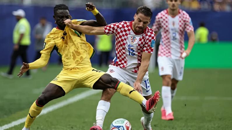 Nikola Vlasic celebrou o gol marcado diante de Gana –
