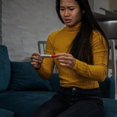 É possível saber se está grávida sem teste? O que barriga e umbigo indicam