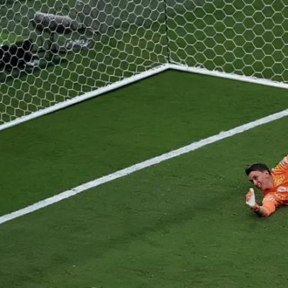Imprensa mundial critica Muslera após falha na derrota do Uruguai