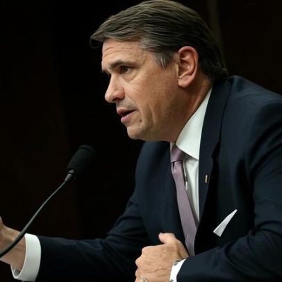 Procurador-geral interino diz que fundo de US$ 1,8 bi contra armas de Trump morreu