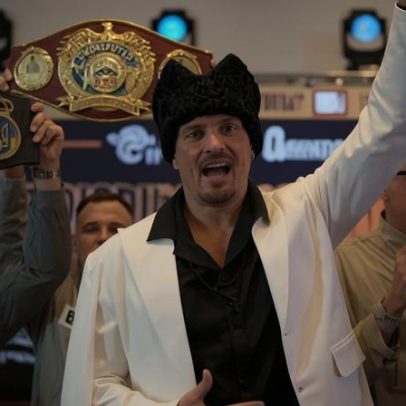 Usyk desocupa cinturões dos pesados, afirma não se aposentar
