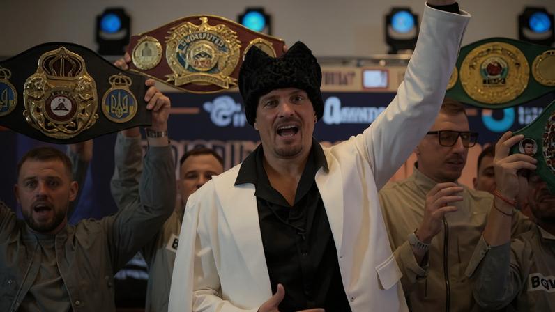 Usyk desocupa cinturões dos pesados, afirma não se aposentar