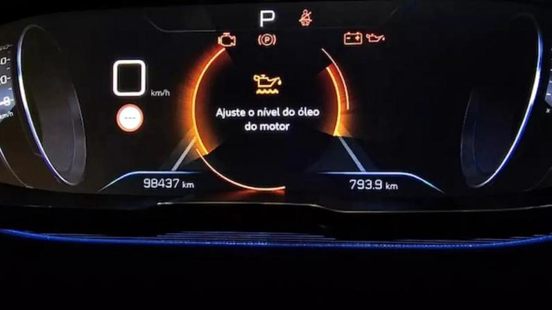 Proprietários entram em desespero ao ver a informação de nível do óleo do motor
