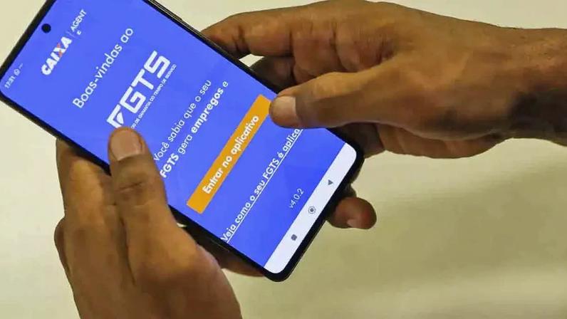 Empresas podem estar com pendências relacionadas ao Fundo de Garantia do Tempo de Serviço (FGTS) e devem verificar possíveis notificações emitidas pelo Ministério do Trabalho e Emprego (MTE). O alerta foi feito pelo governo no dia 2 de junho de 2026 após a identificação de irregularidades por meio do sistema FGTS Digital. Segundo a Secretaria de Inspeção do Trabalho, os empregadores precisam consultar se receberam a Notificação para Solução de Pendência Trabalhista (NSP). O documento funciona como um aviso formal que informa a existência de débitos ou inconsistências e apresenta orientações para regularização, seja por pagamento à vista ou parcelamento.