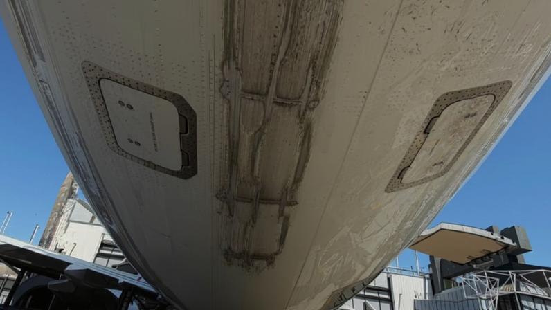 Danos na fuselagem do A321 da KLM