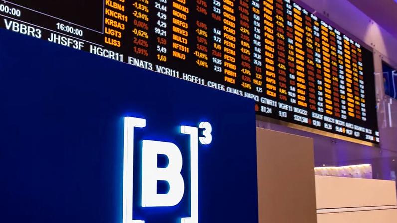 Ibovespa fecha em queda na Super Quarta, com decisões de juros no Brasil e nos EUA e tensões geopolíticas no radar dos investidores.