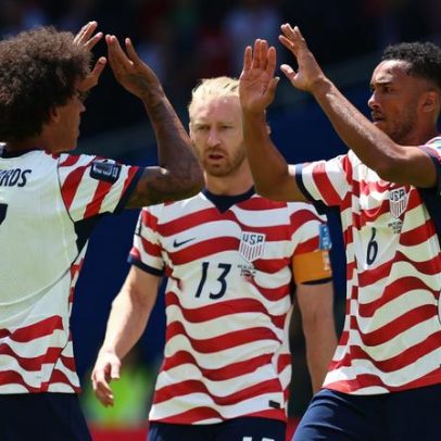 Estados Unidos vencem Austrália e garantem vaga no mata-mata