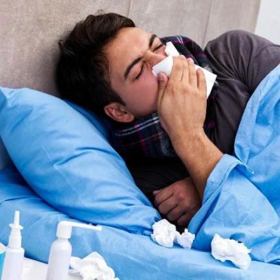 Sintoma-chave que diferencia gripe de resfriado e alerta para complicações