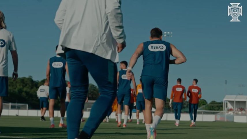 A seleção portuguesa realizou neste sábado (13) sua primeira atividade em solo norte-americano. O treino aberto deu sequência à preparação para a estreia no Mundial de 2026, marcada para quarta-feira, contra a República Democrática do Congo.