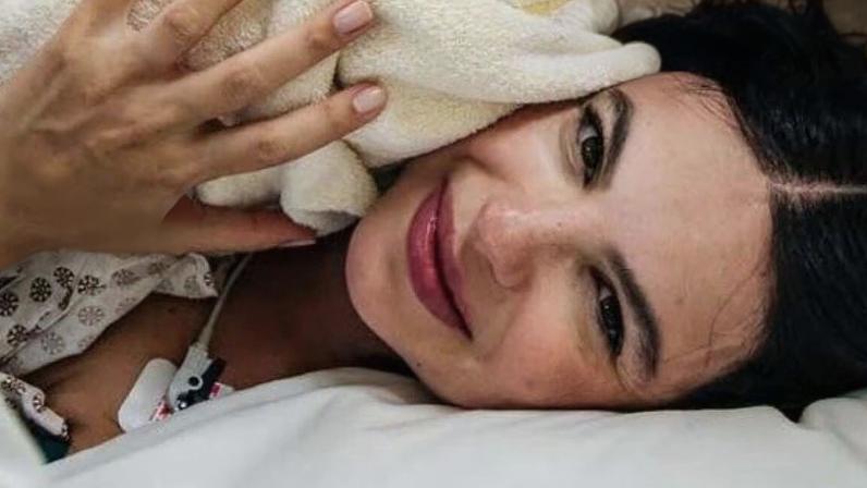 Sthefany Brito anuncia o nascimento do 3º filho e revela foto