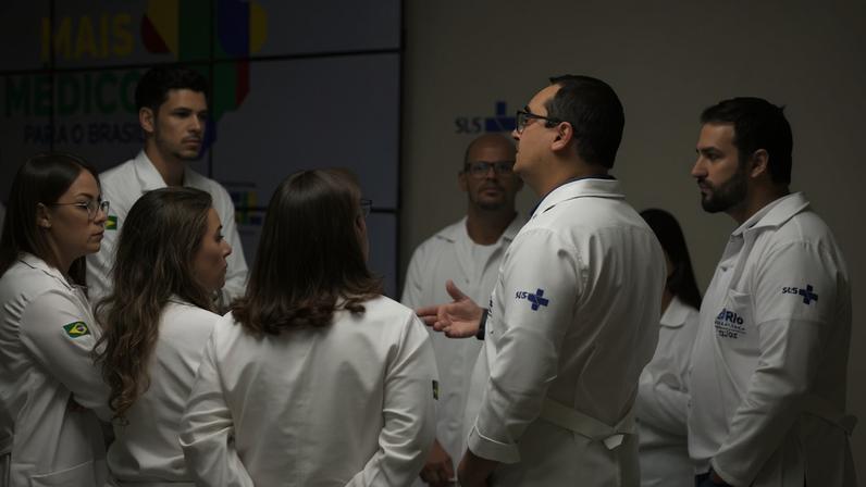 A cada dez alunos de medicina em instituições privadas, quatro não atingiram nota no Enamed