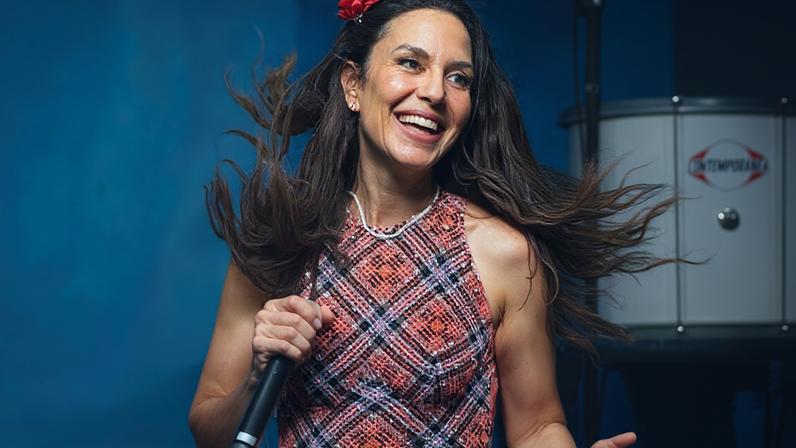 Ivete Sangalo mostra gêmeas em show em Petrolina