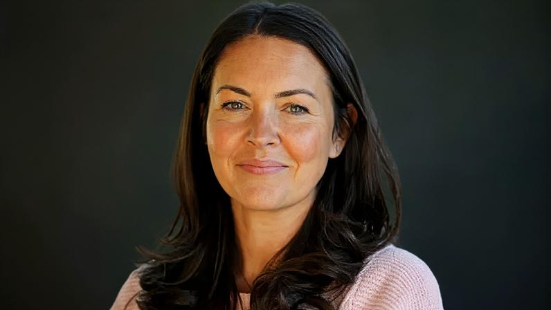 Lacey Turner é confirmada como primeira participante do Strictly
