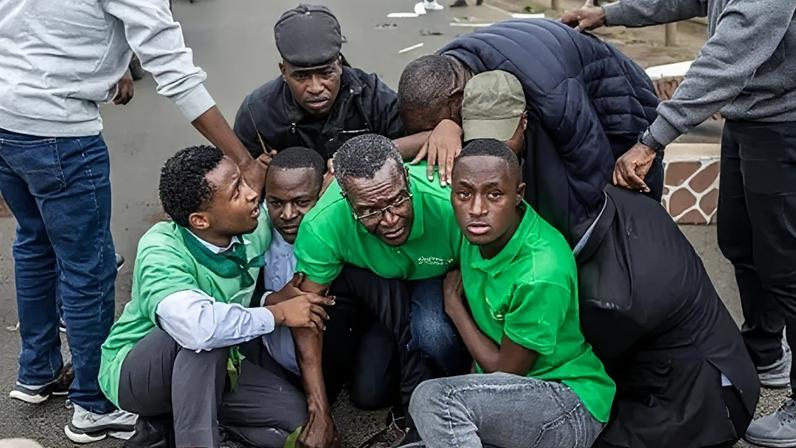 Ex-chefe de justiça do Quênia é preso durante protesto contra parque nacional