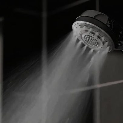 Banho muito quente pode apresentar riscos à saúde, aponta estudo