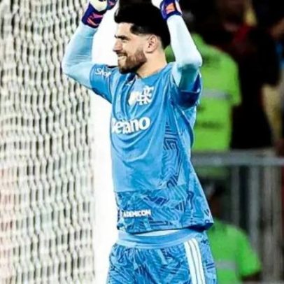 Flamengo descarta saída e negocia renovação com Rossi