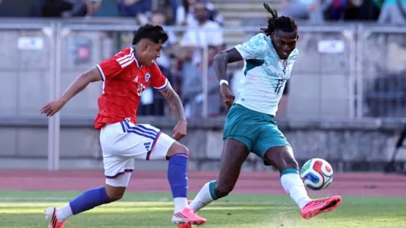 Confusão marcou a reta final do primeiro tempo da partida –