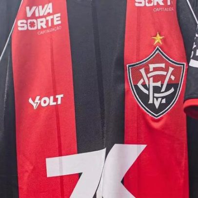 Vitória confirma contratação de atacante goleador