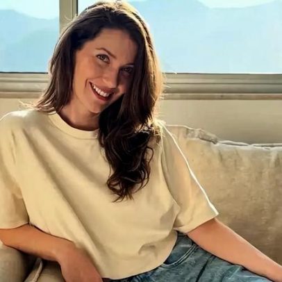 Nathalia Dill vive em apartamento com piso de taco e janelas anti-ruído