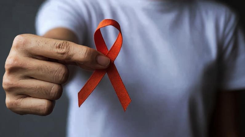 A leucemia se manifesta de forma silenciosa e afeta os tecidos formadores de sangue, principalmente a medula óssea