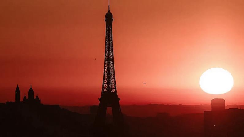 Com as temperaturas batendo recordes nesta onda de calor, o sistema elétrico francês está em xeque. Até a Torre Eiffel precisou ser fechada.