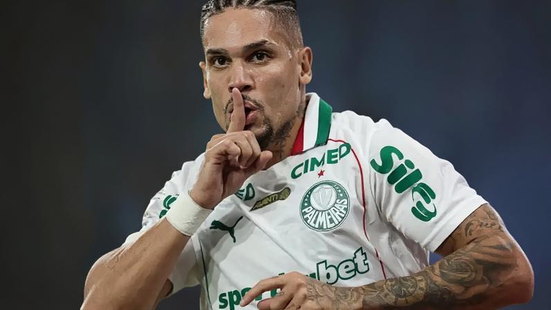 Paulinho provocou após marcar o terceiro gol do Palmeiras contra o Flamengo –