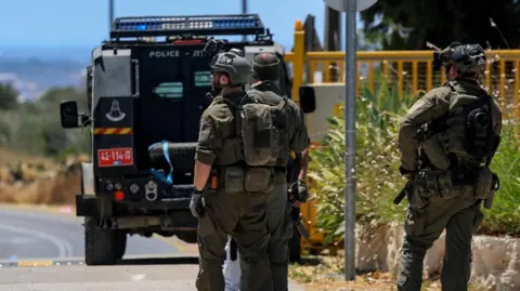 Uma pessoa morta e cinco feridas após tiroteio em Israel