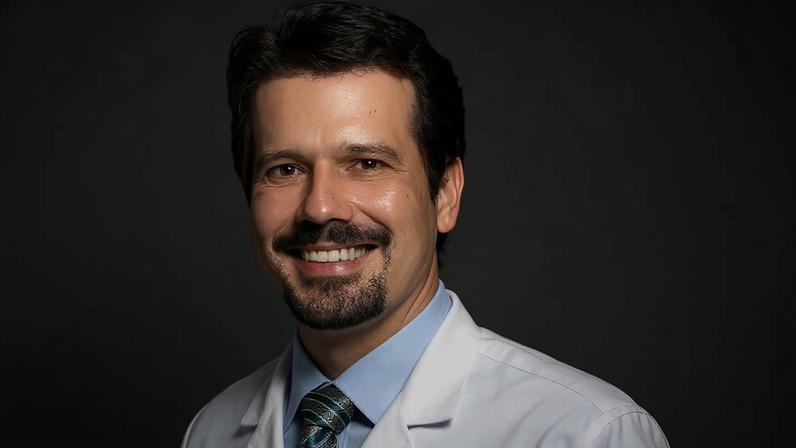Marcelo Valadares, responsável pela área de Neurocirurgia Funcional da Universidade Estadual de Campinas (Unicamp), comenta a aprovação da Anvisa para o tratamento de Parkinson - (crédito: Divulgação)