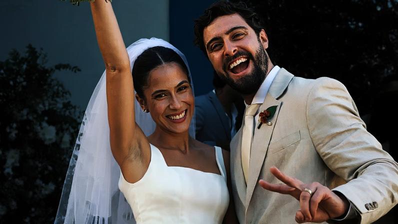 Casamento de Eike Duarte e Natália Vivacqua: vestido de noiva com decote profundo e laço gigantesco nas costas rouba a cena. Fotos!