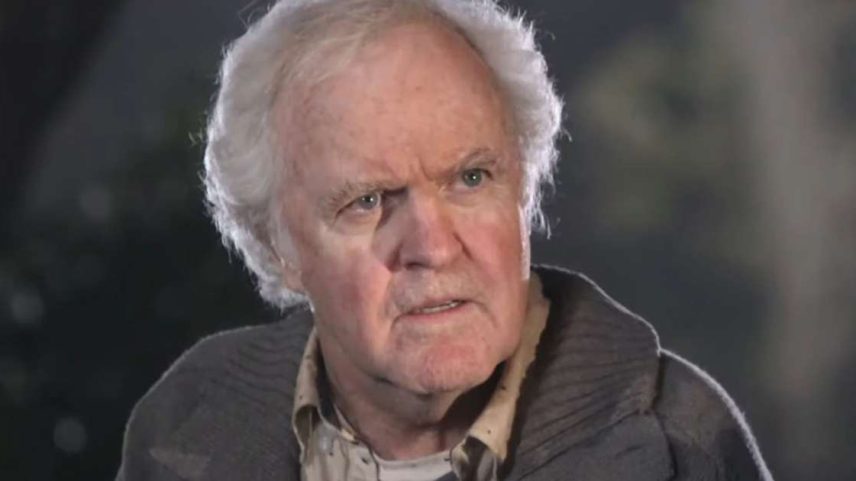 Aos 81 anos, ator de 'Top Gun' e 'Jumanji' é assassinado pelo filho da namorada, agora preso sob fiança 2 milhões de dólares; James Handy foi ferido com faca e não resistiu.