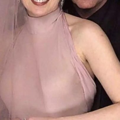 Sharon Stone encerra casamento após reprovação à dupla mastectomia
