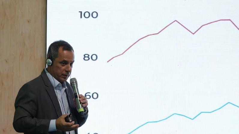 Coelho observa que o Brasil caminha para se tornar um dos cinco maiores produtores e exportadores de petróleo