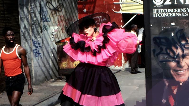 Em que década foi fotografada esta drag queen? Descubra no quiz do museu do ano