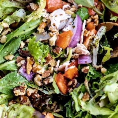 Transforme saladas simples em pratos completos e cheios de sabor