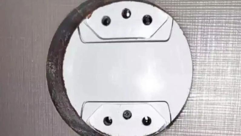 Menino foi localizado desacordado pela mãe na garagem de uma residência ao lado de uma extensão elétrica; equipes médicas tentaram manobras de reanimação na UPA