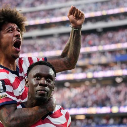 EUA vencem Paraguai com gol de Maurício e falha de Bobadilla