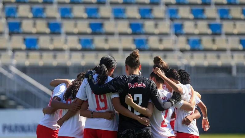 Jogadoras do time sub-20 das Bragantinas.