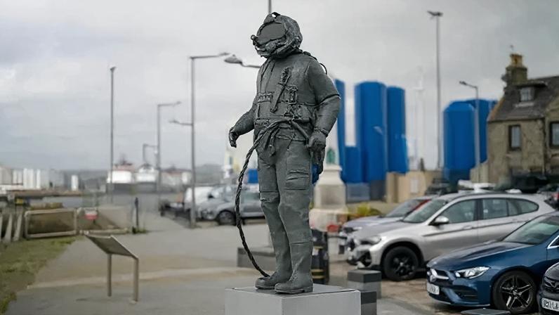 The statue at Aberdeen Harbour commemorates North Sea divers
